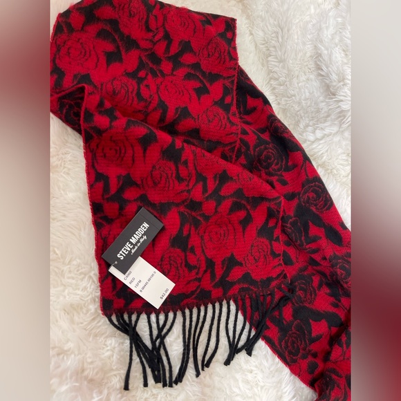 New Steve Madden mid weight rose muffler scarf wrap Christmas 🎁 birthday red - Picture 2 of 4